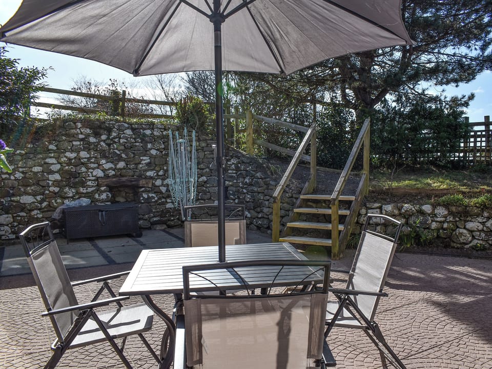 Sitting-out-area | Morannedd Bach, Dyffryn Ardudwy