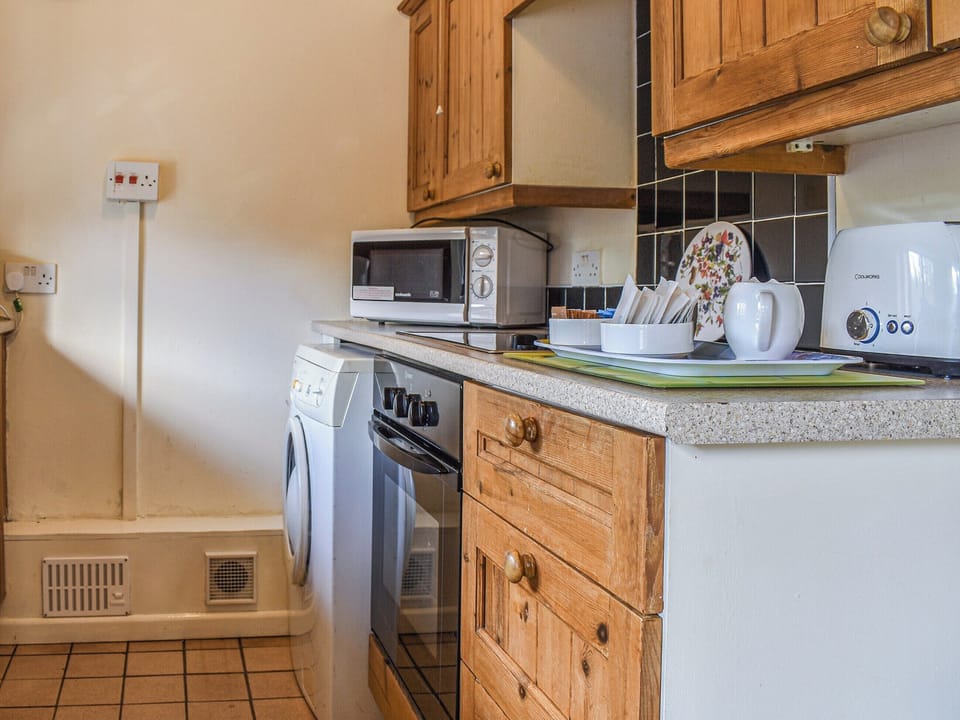 Kitchen | Stable Cottage - Broomyshaw Farm, Leek
