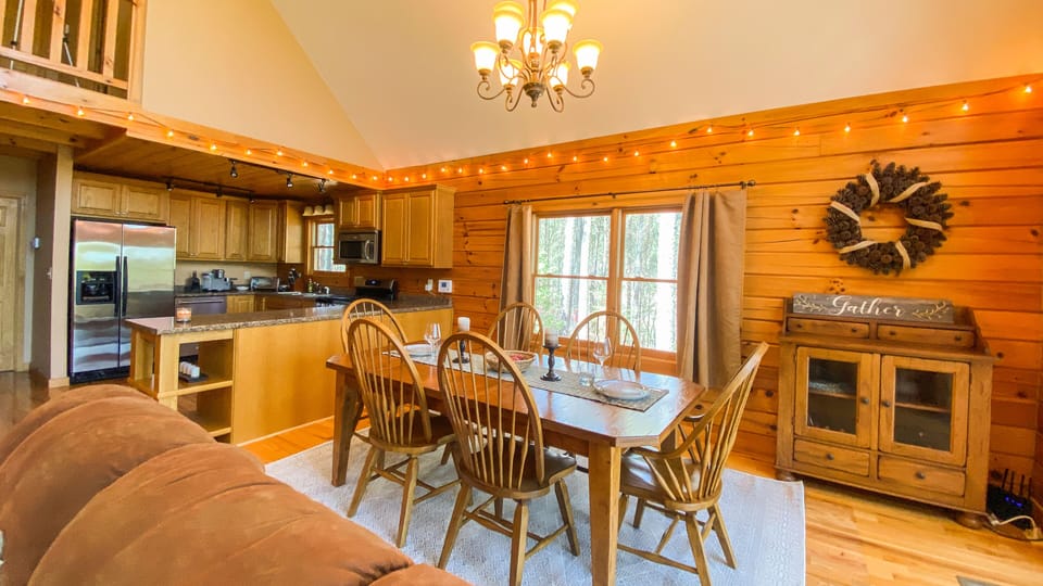 Plenty of seating for mealtime.
