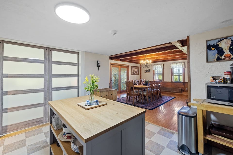 Well equipped kitchen