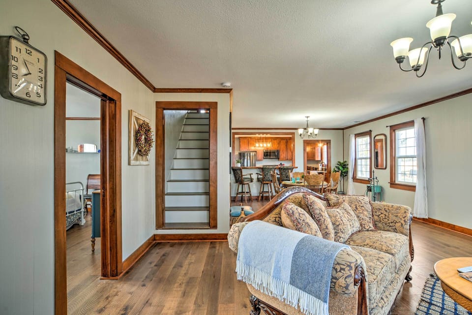 Living Room | Stairs to 2nd Floor