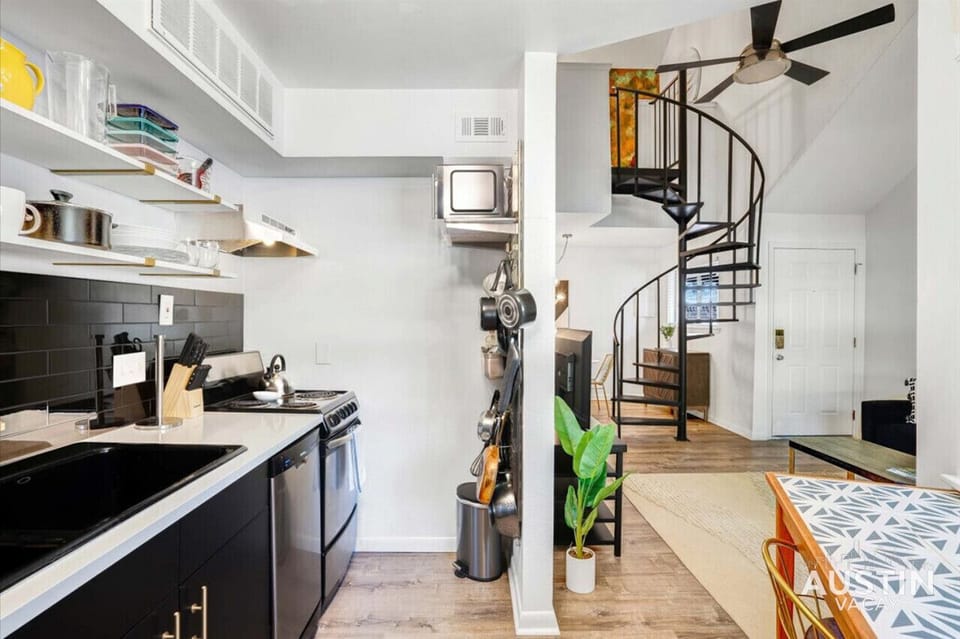Fully equipped kitchen with all the essentials plus dishwasher