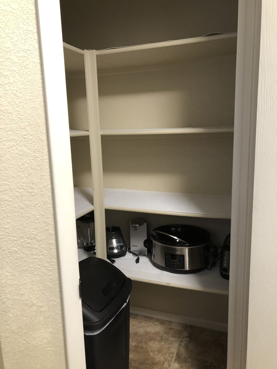 Equipped with all your cooking necessities 