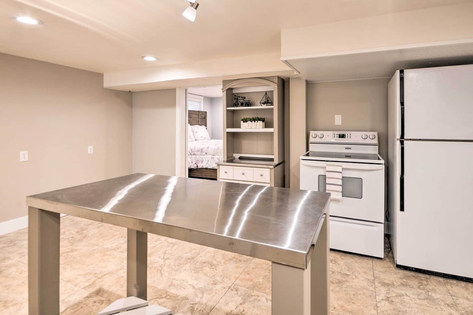 Kitchen | Dishware/Flatware