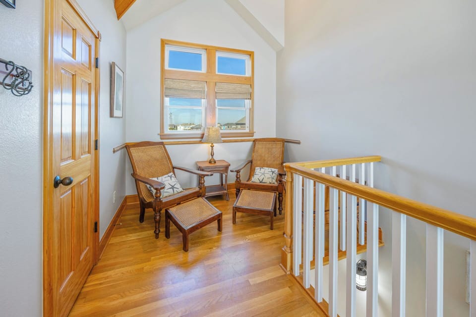 Surf or Sound Realty - 1005 - Time and Tide - Reading Nook