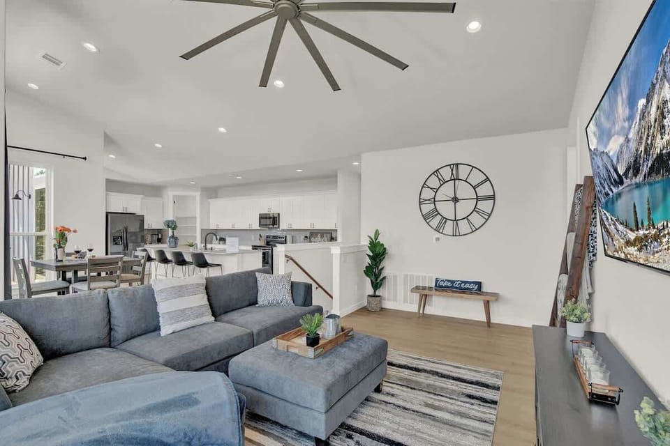 Upstairs Family Room