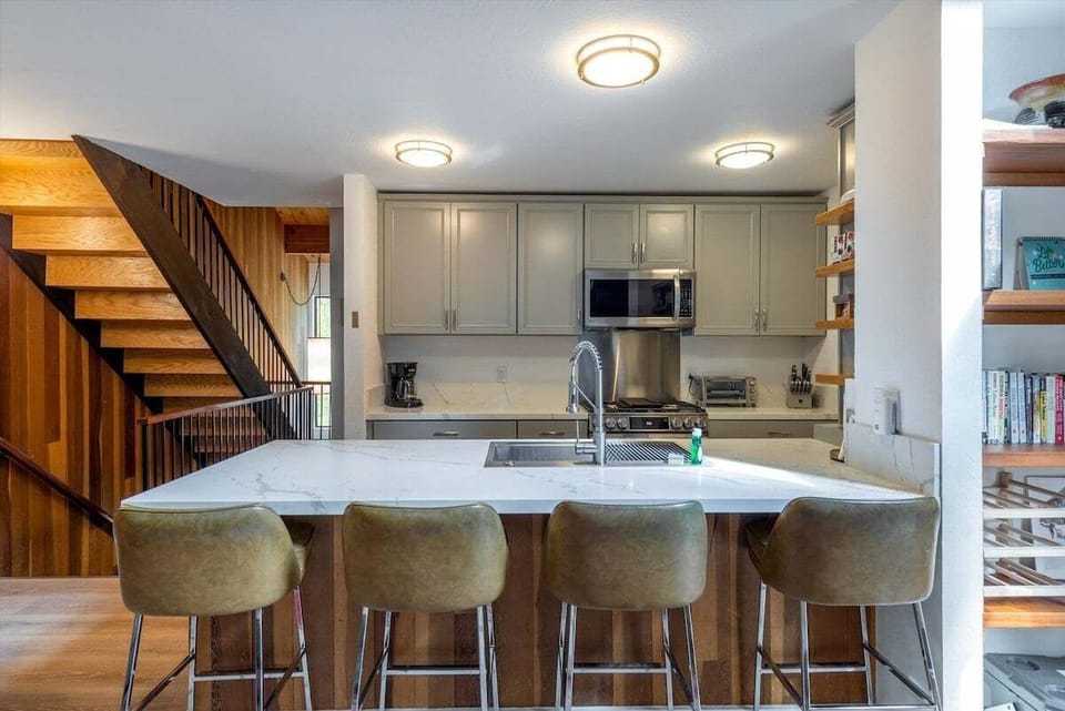 Bar/Kitchen