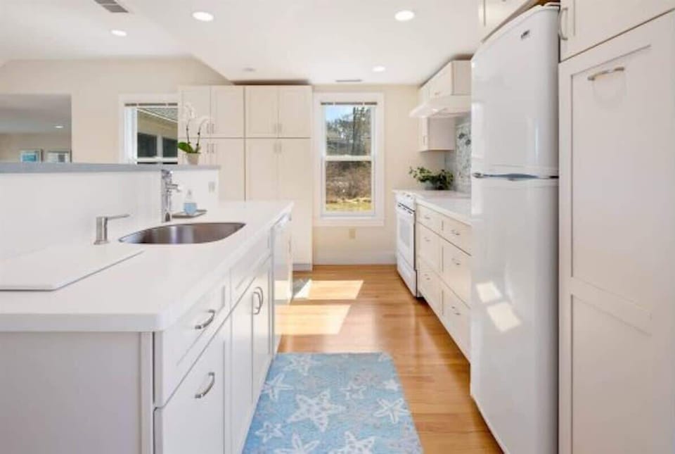 Fully Stocked Kitchen with Waterviews