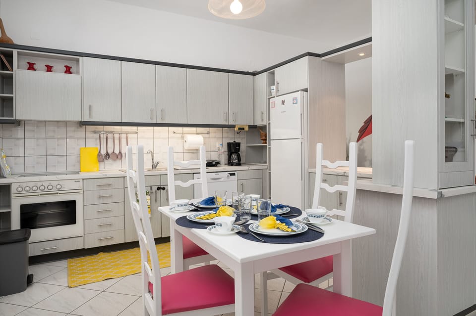Kitchen and dining area.