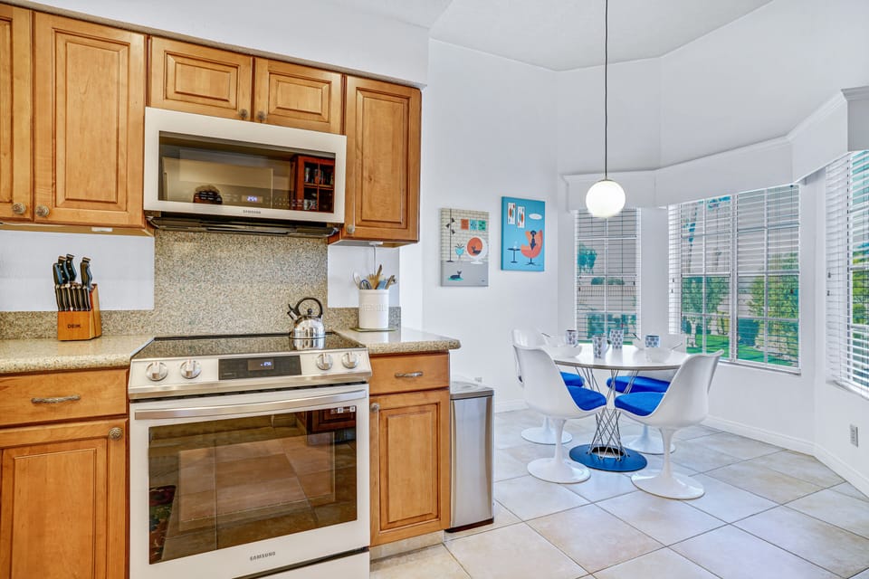 Kitchen and breakfast nook