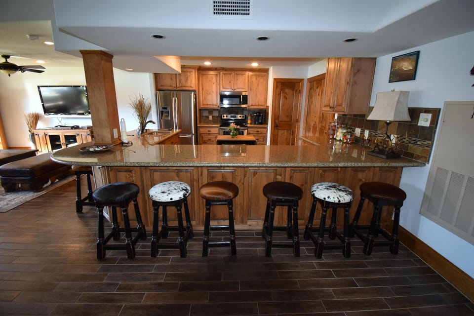 Beautifully appointed kitchen.