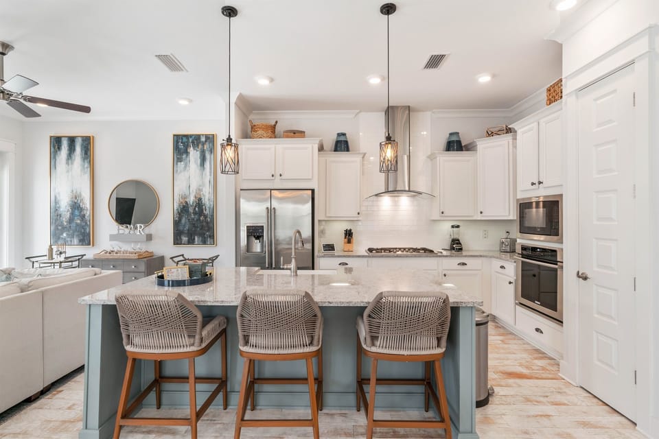 Prepare meals and hang out with family in our large, well-equipped kitchen with modern appliances.