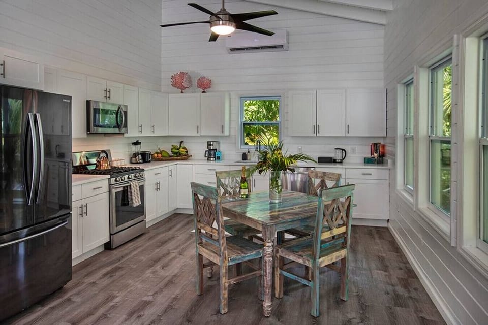 Cottage 7- Two bedroom, two full bathrooms
