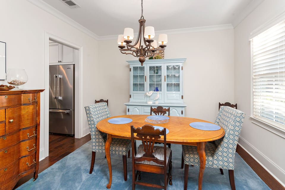 1012 Sinclair Pointe - Dining Space