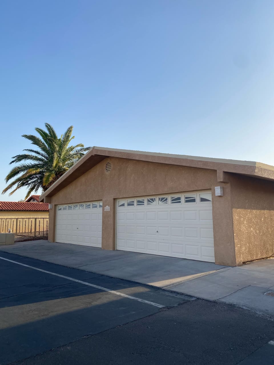 Garage access allowed on one side - parking space 