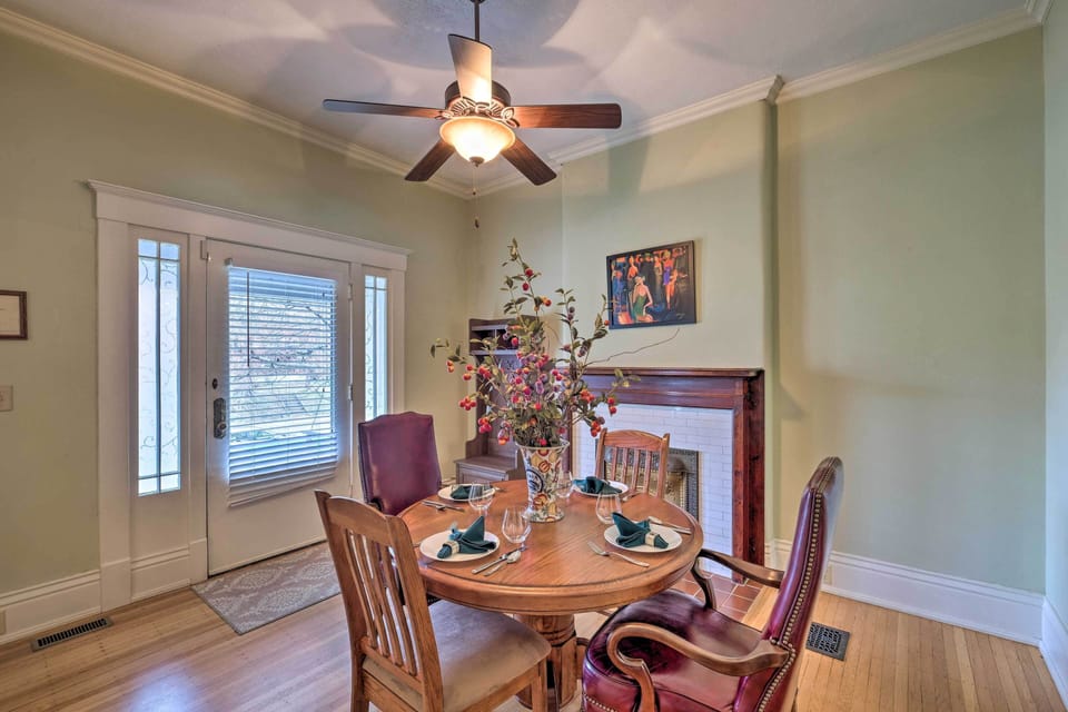 Dining Room | Main Level