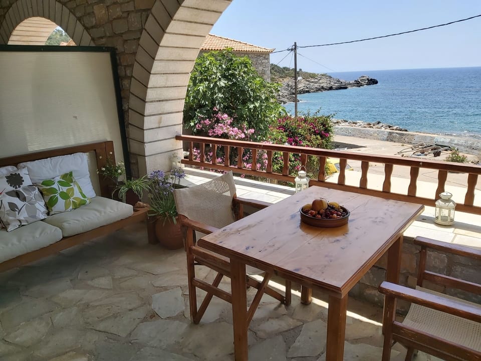 Sitting area in balcony 