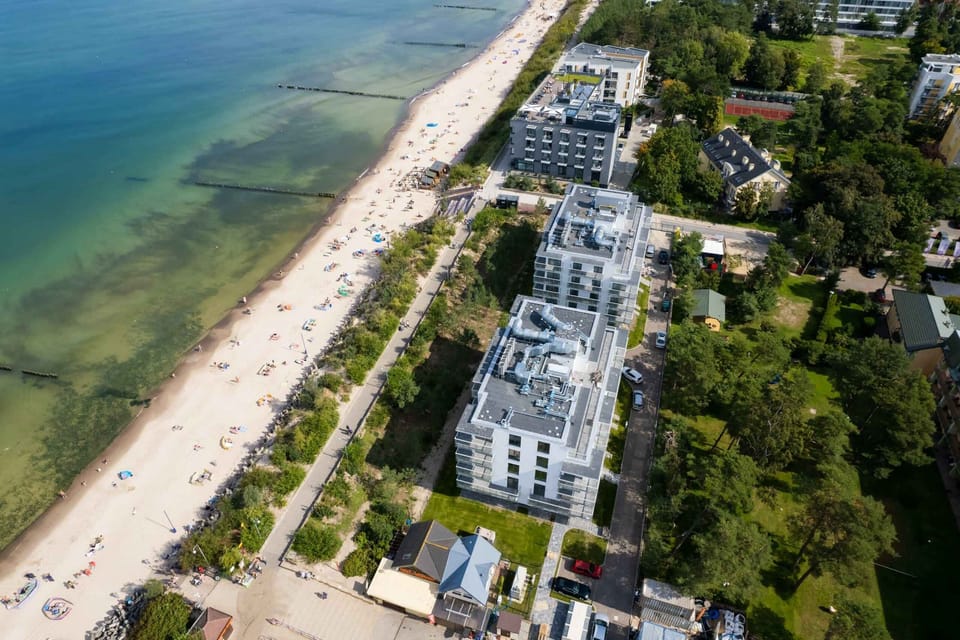Enjoy easy access to the city's attractions from this well-located building. 