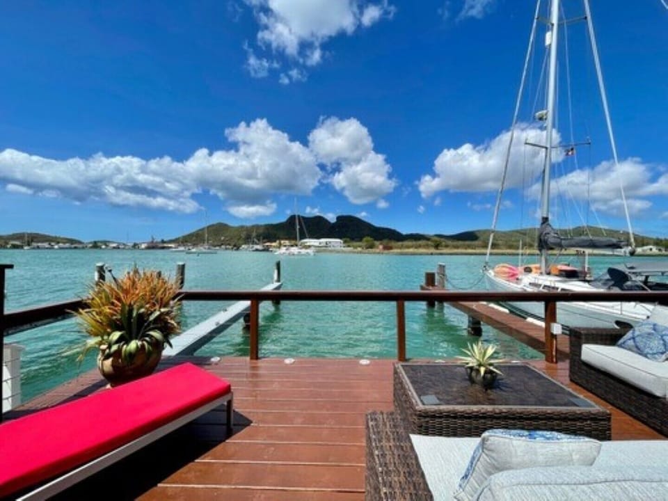 Extra large dock 