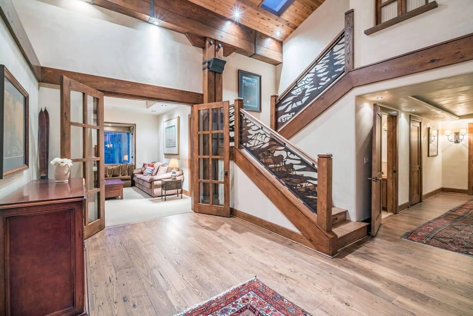 4 Penthouse 702 Interior 1