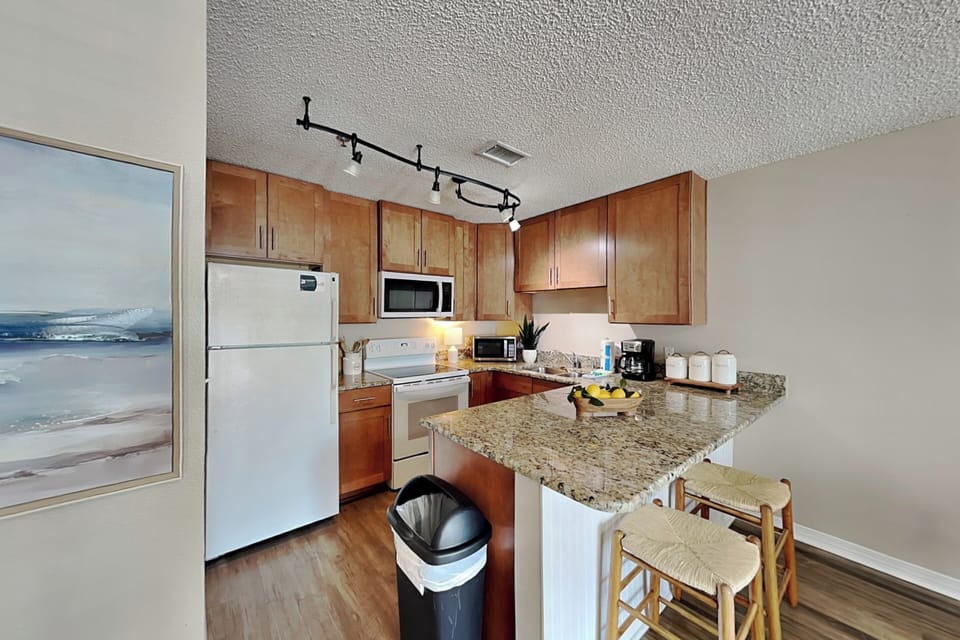 Kitchen - Breakfast Bar