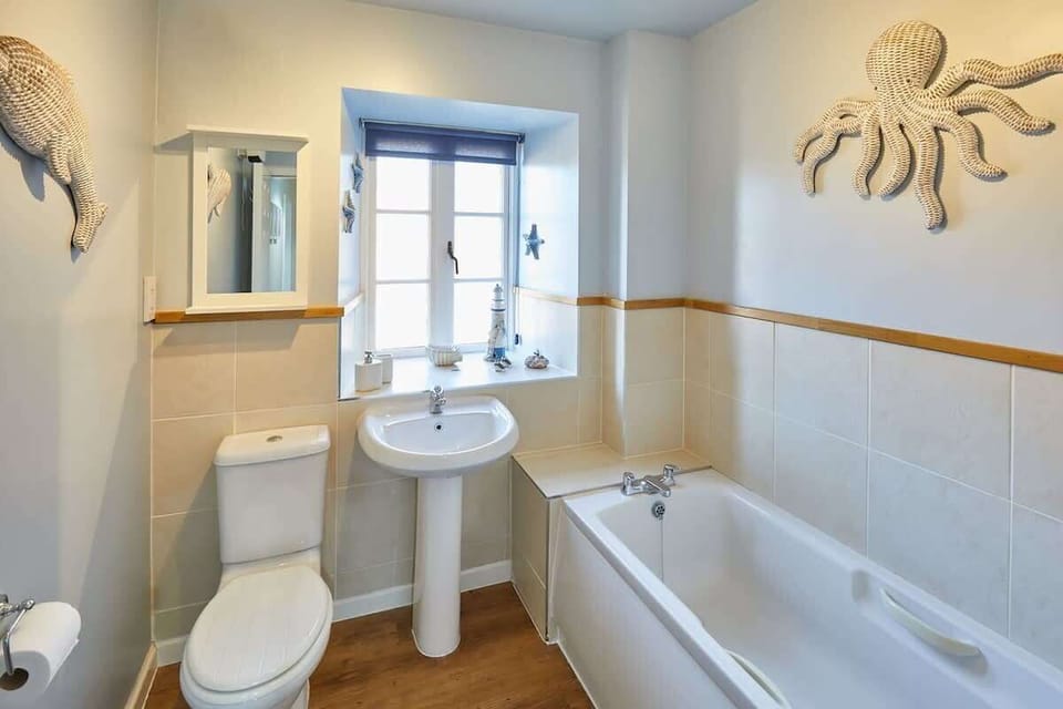The Watchtower, Waren Mill - Host & StayThe Watchtower, Waren Mill - Host & Stay