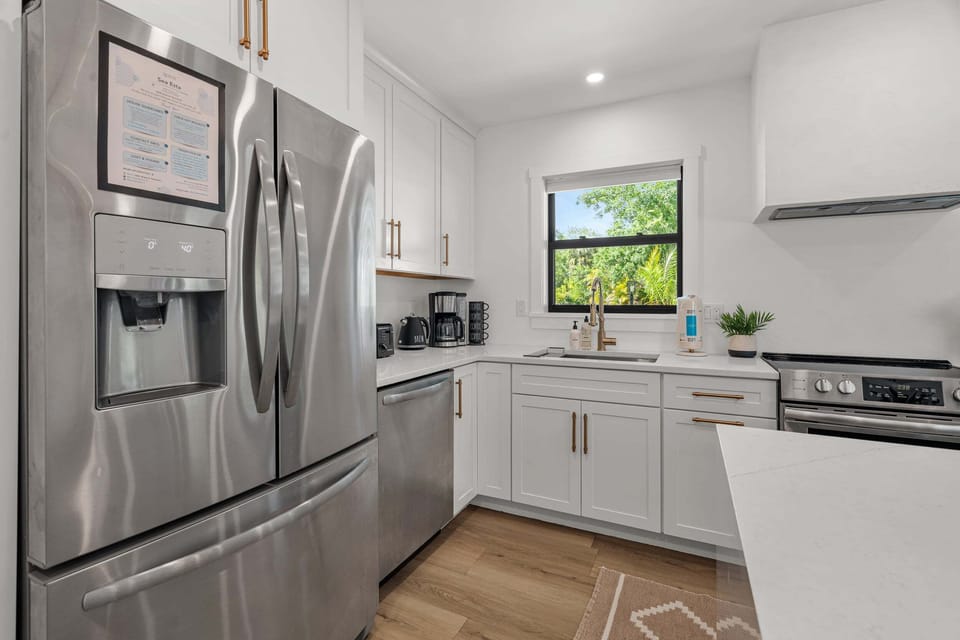 This modern kitchen has everything that you need for a week in luxury!
