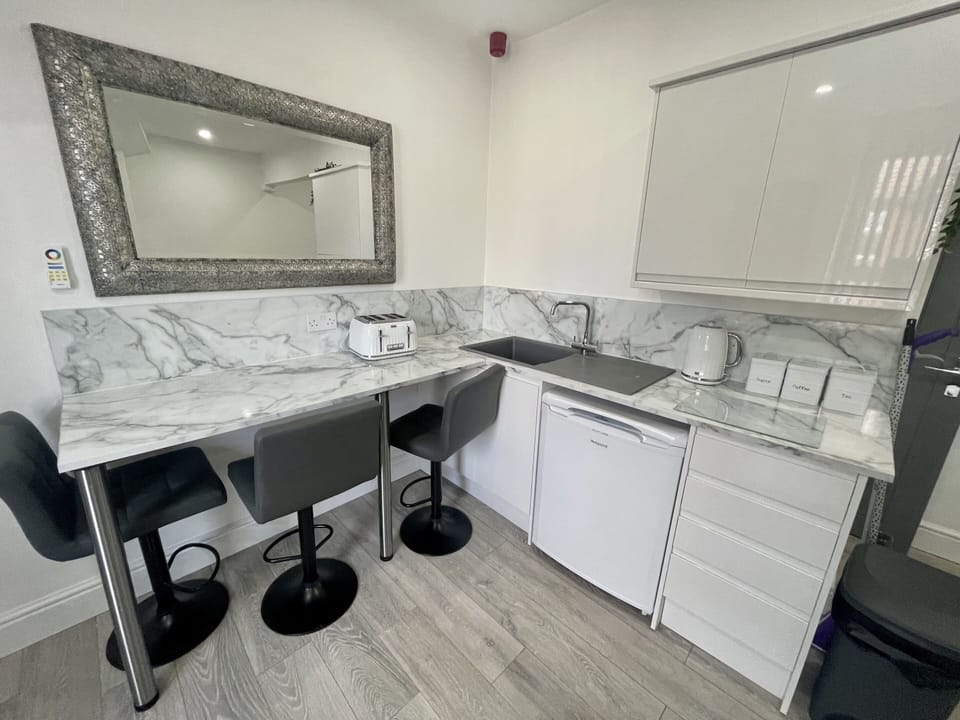 suite 6