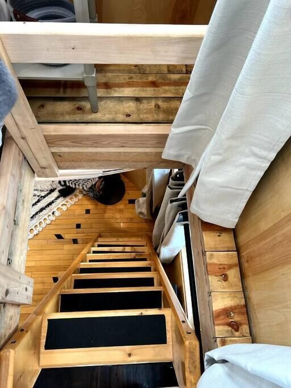 Enjoy the cozy atmosphere from above, with a bird’s-eye view of the thoughtfully crafted interior below.