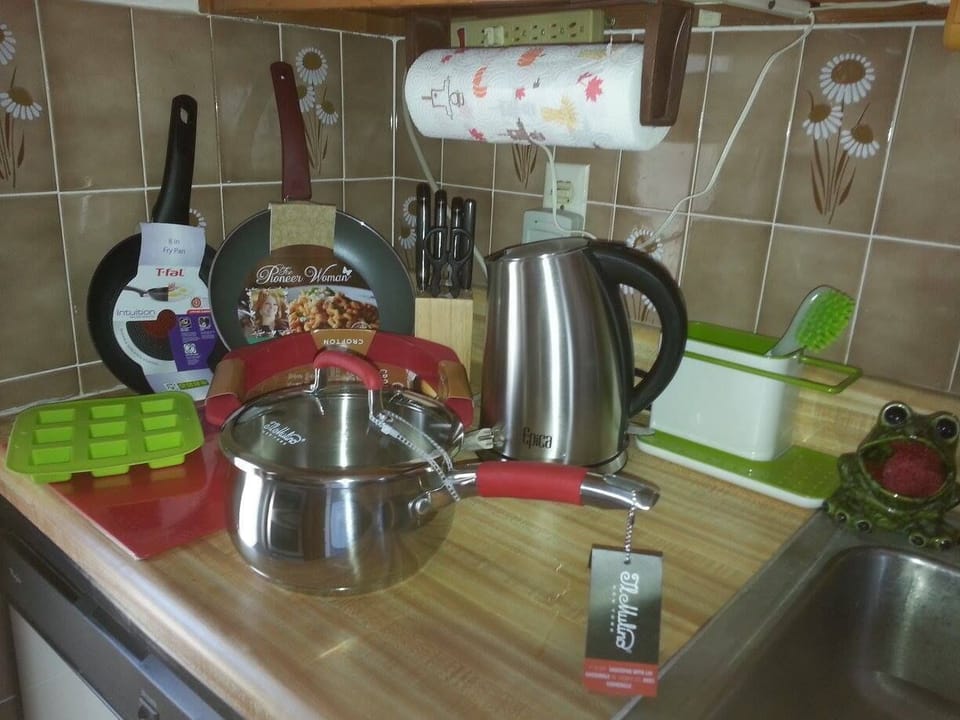 KITCHEN GADGETS