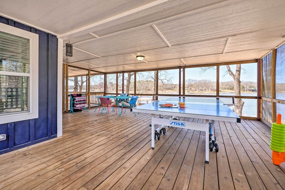 Enclosed Deck | Ping Pong Table