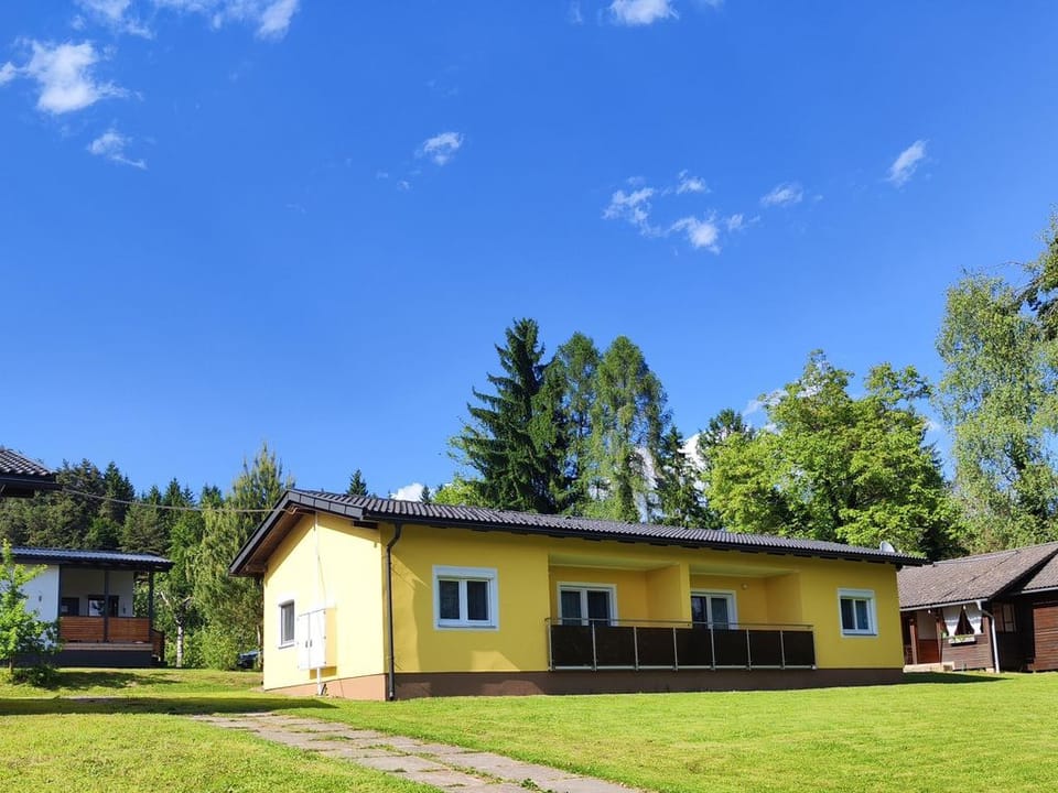 Holzbungalow 1 mit Seeblick - Ferienwohnungen Lipnik Apartment in Carinthia, Austria