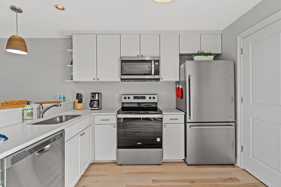 Modern kitchen alt view 