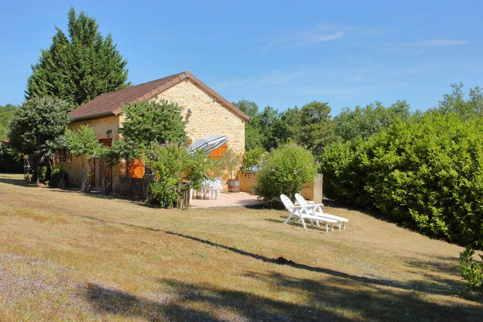 Quiet cottage near Montignac-Lascaux Cottage in Montignac