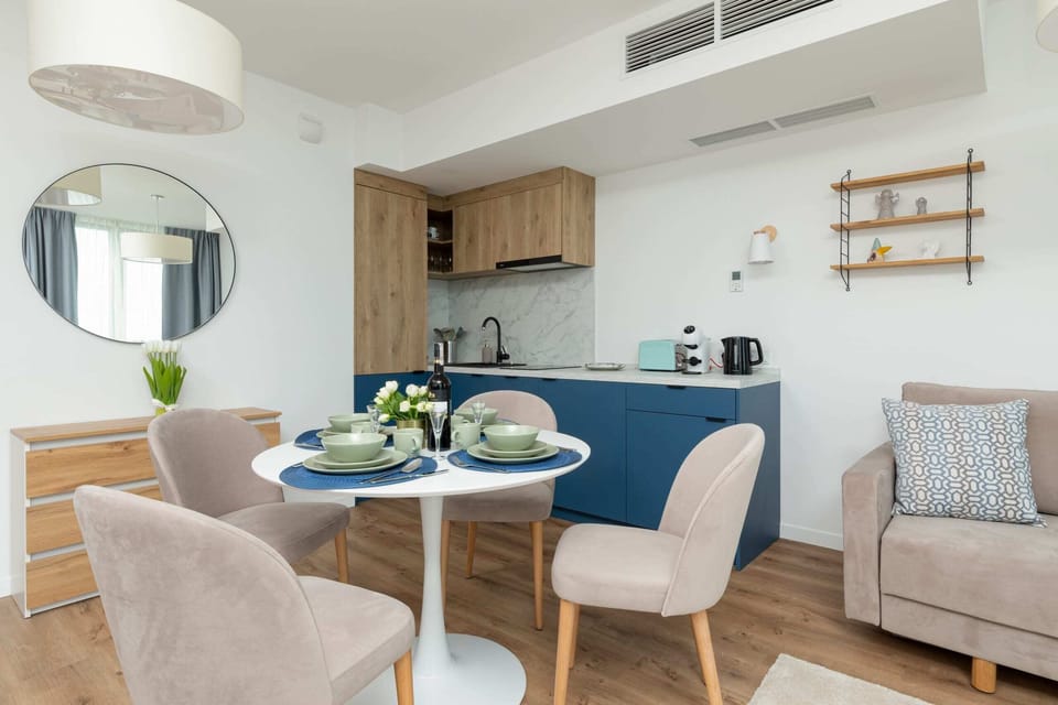 Fully equipped kitchenette. 