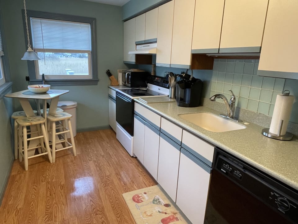 Fully equipped galley kitchen
