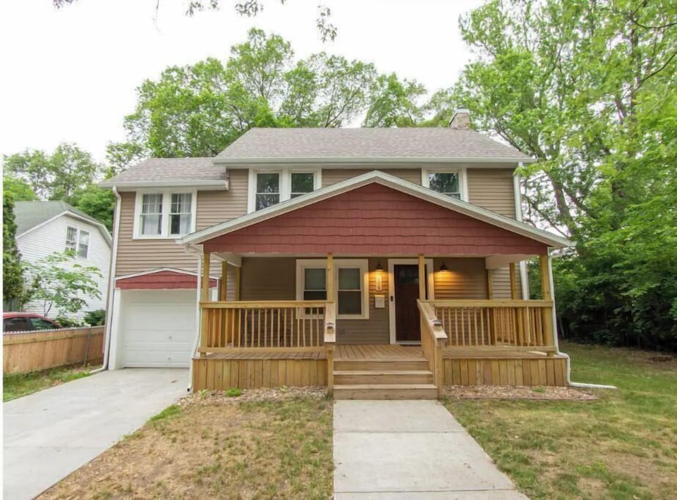 Welcome to Cy's Nest!