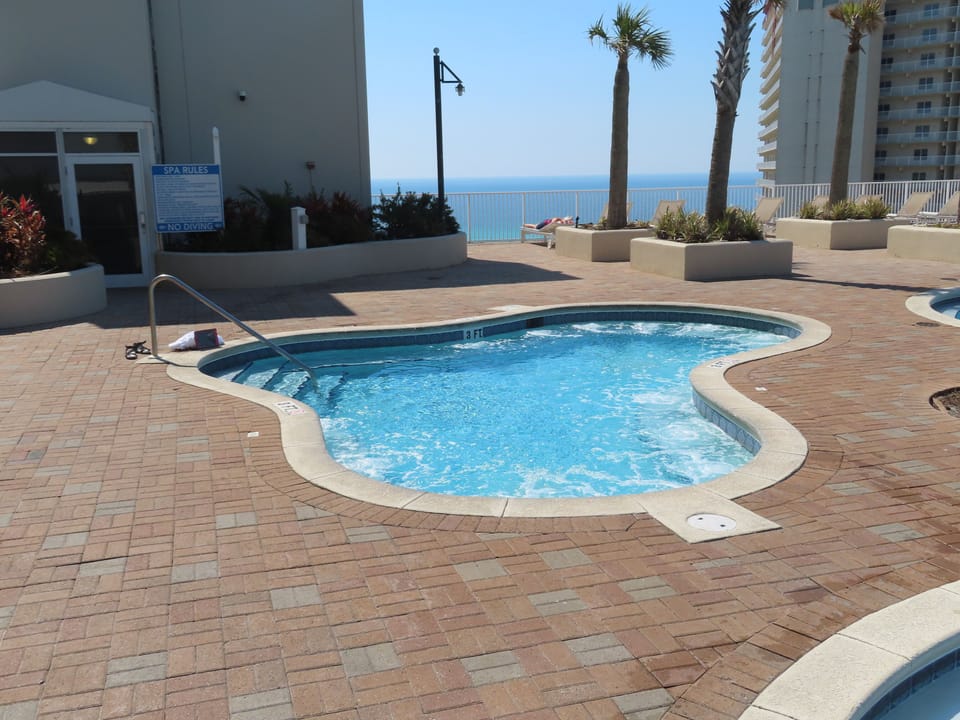 A second oversized hot tub awaits you 10 stories above the ocean
