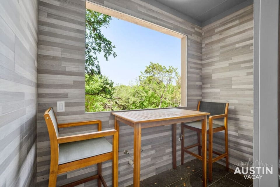 Extra seating on the patio just off the dining room and kitchen