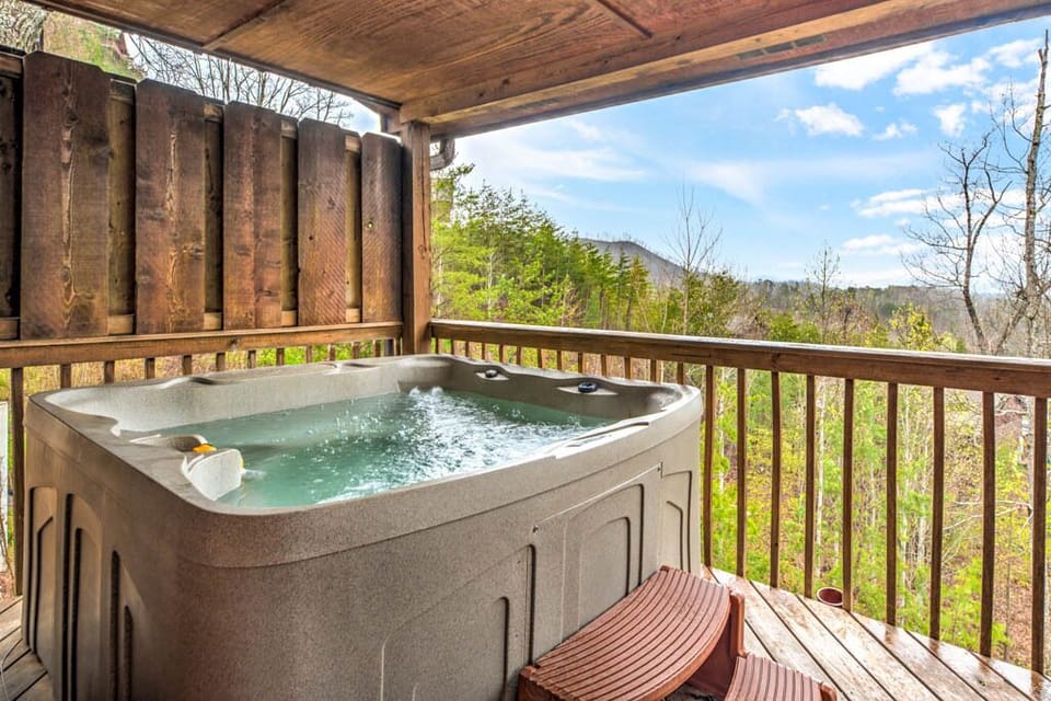 relaxing private hot tub overlooking the Smokies