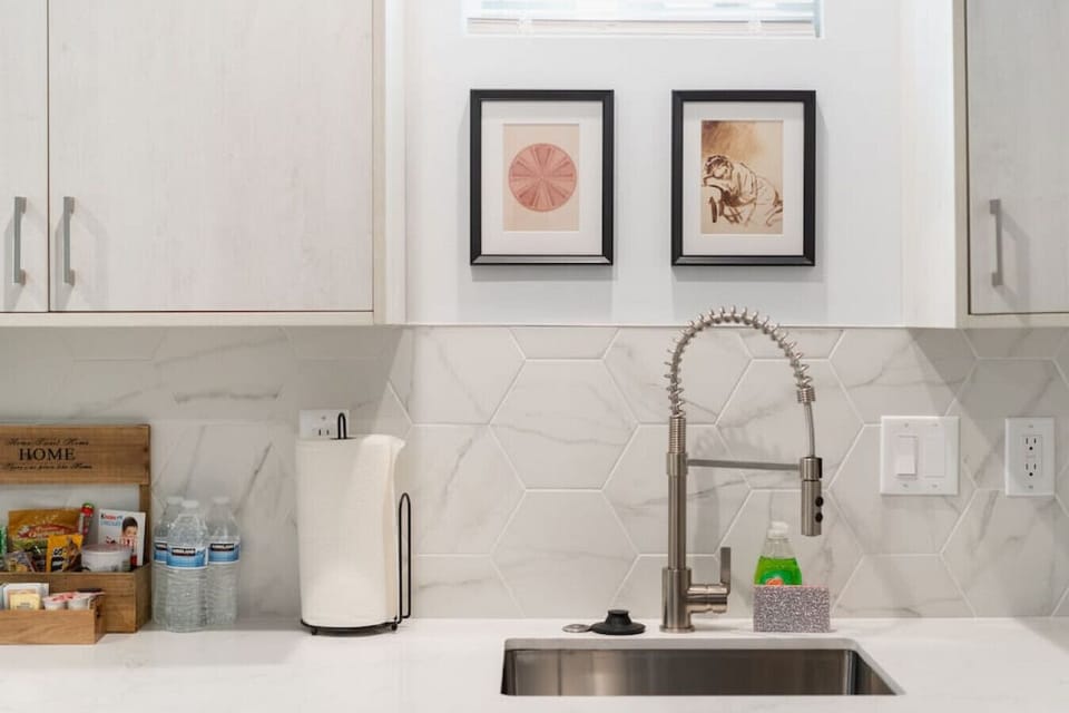 KITCHEN -- View 3D Virtual Tour of the Property Here: https://tinyurl.com/cmzax9cu