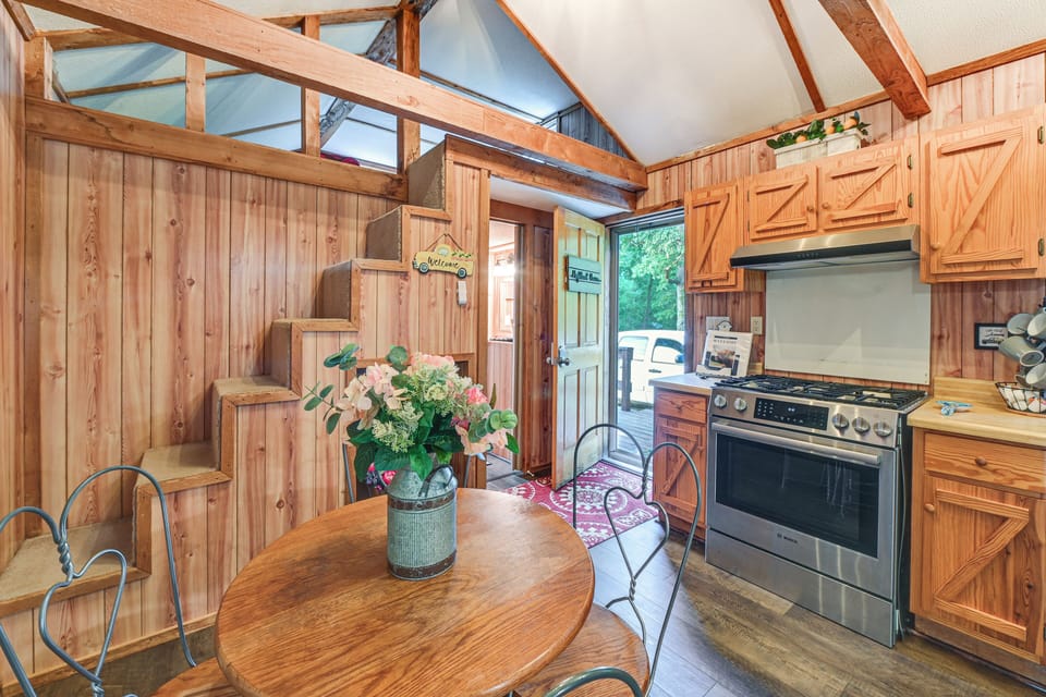 Kitchen | Cooking Basics | Coffee Bar | Main Level