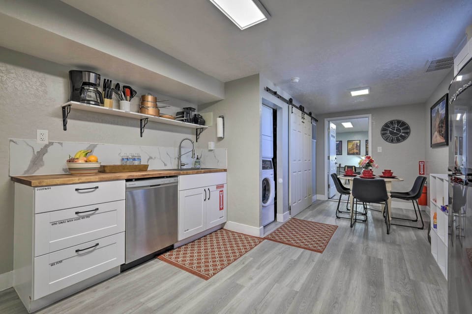 Kitchen | Dining Table | Dishware Provided | Washer | Dryer