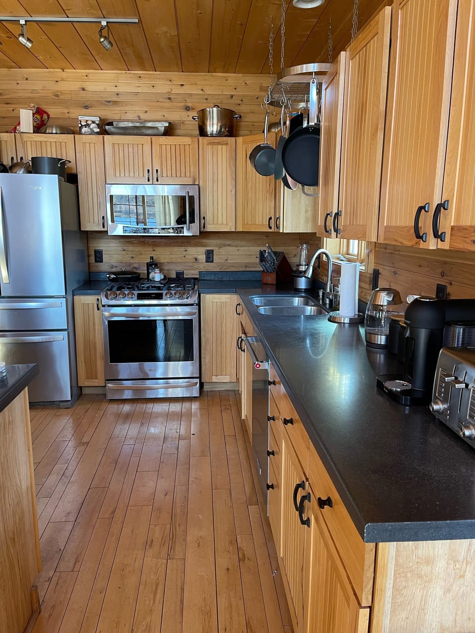 Nespresso, Blender, toaster, Kettle, Blackstone Griddle, 12” Ooni pizza oven! 