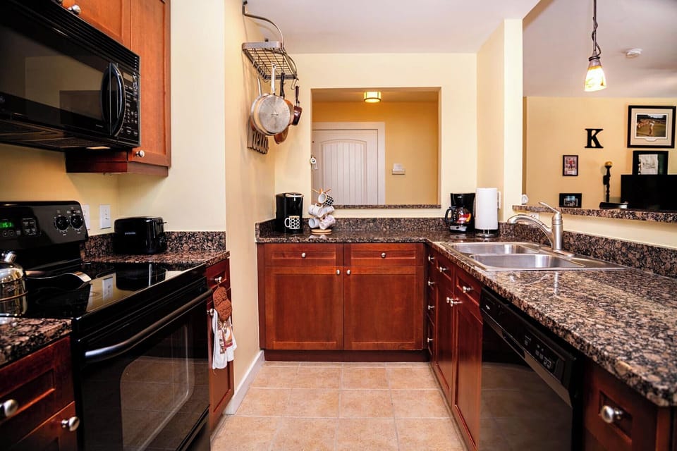 Full Kitchen