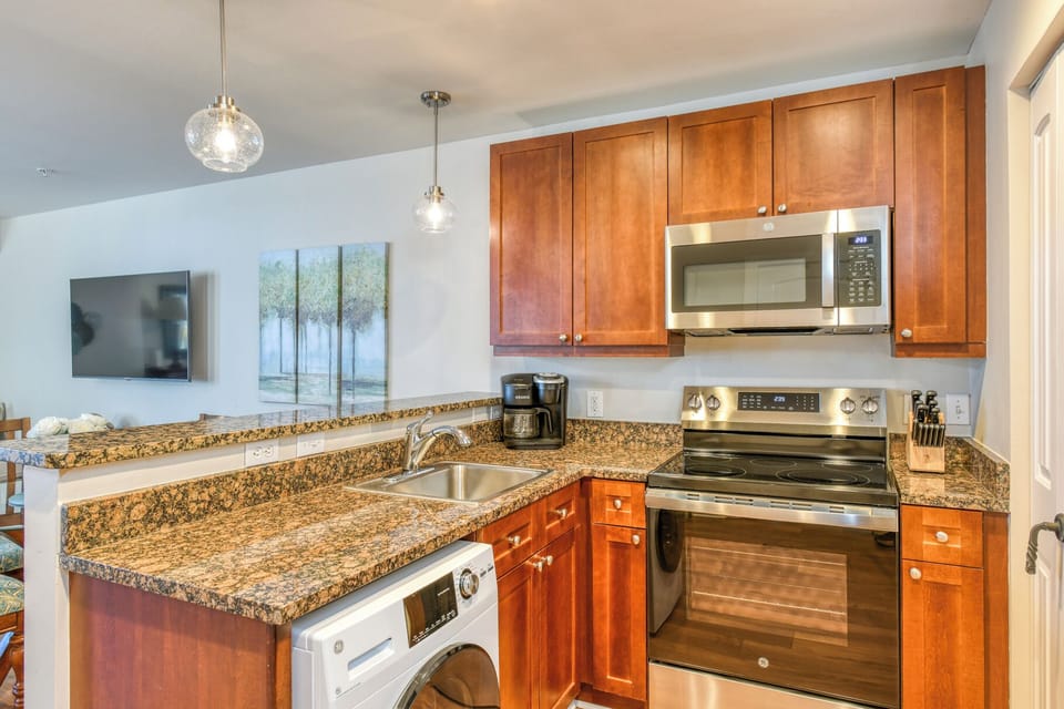 Kitchen with washer-dryer combo
