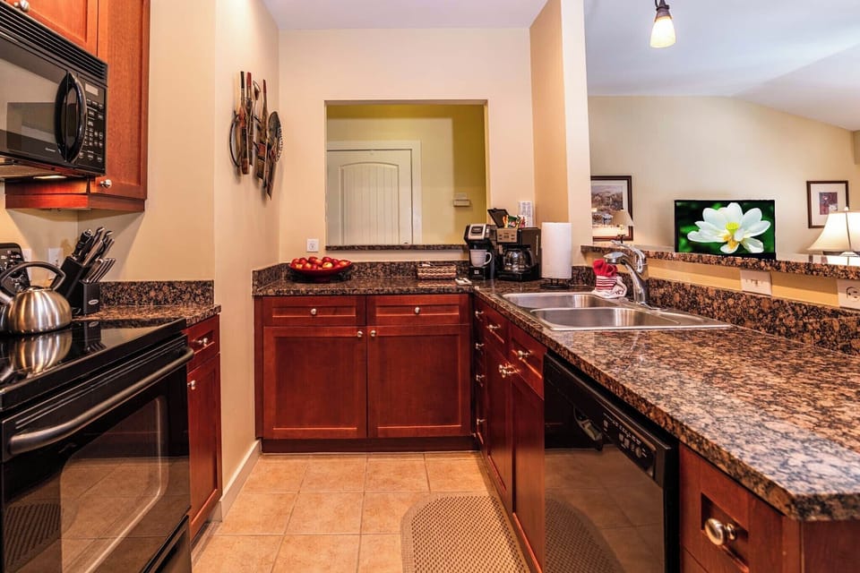 Full Kitchen b