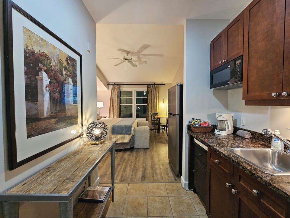 Entry Hall to Bed area