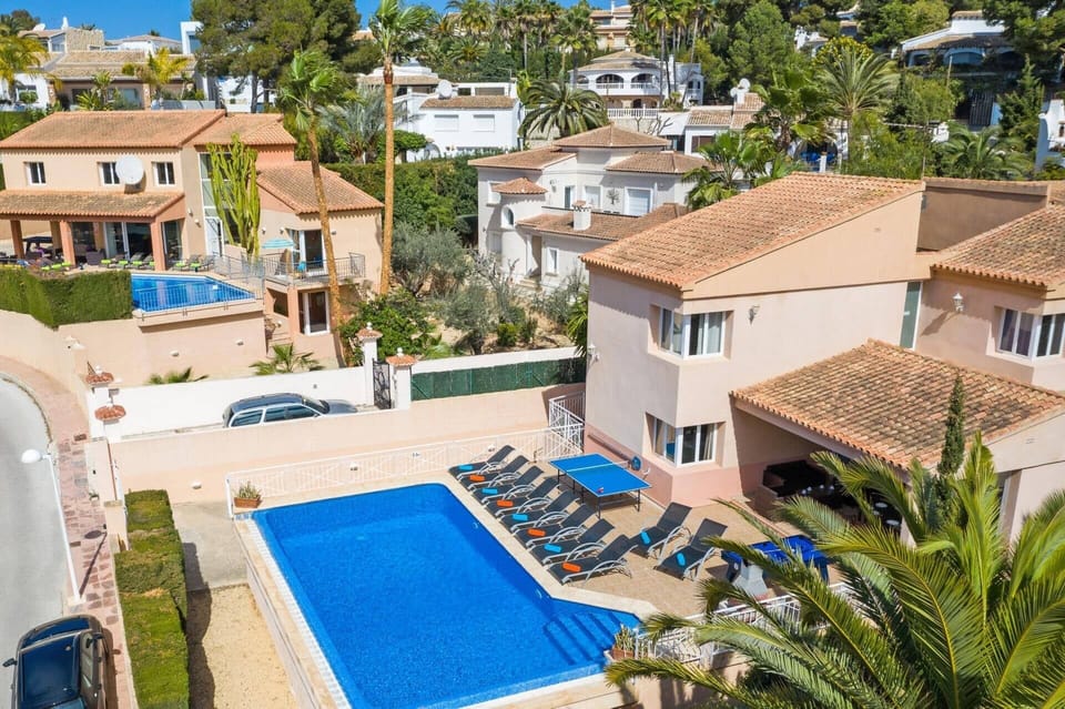 Villa Angela Flores image