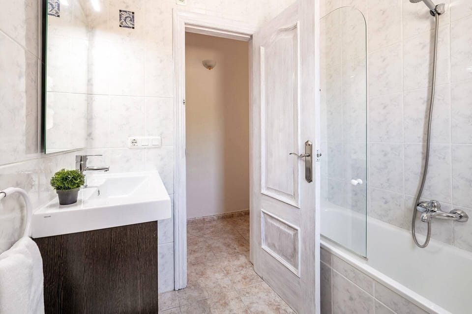 Villa Carolina Blanca image